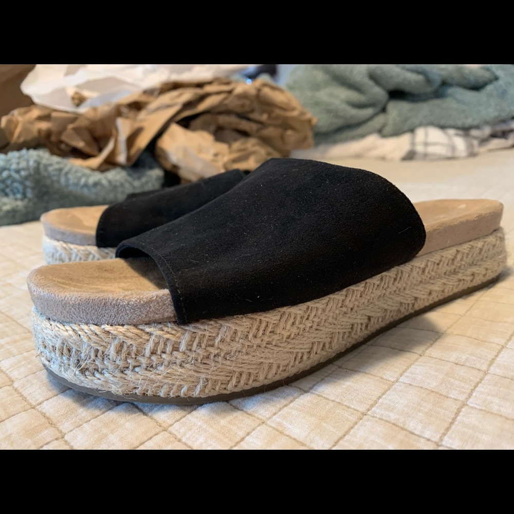 Madden Girl Sandals Size 7